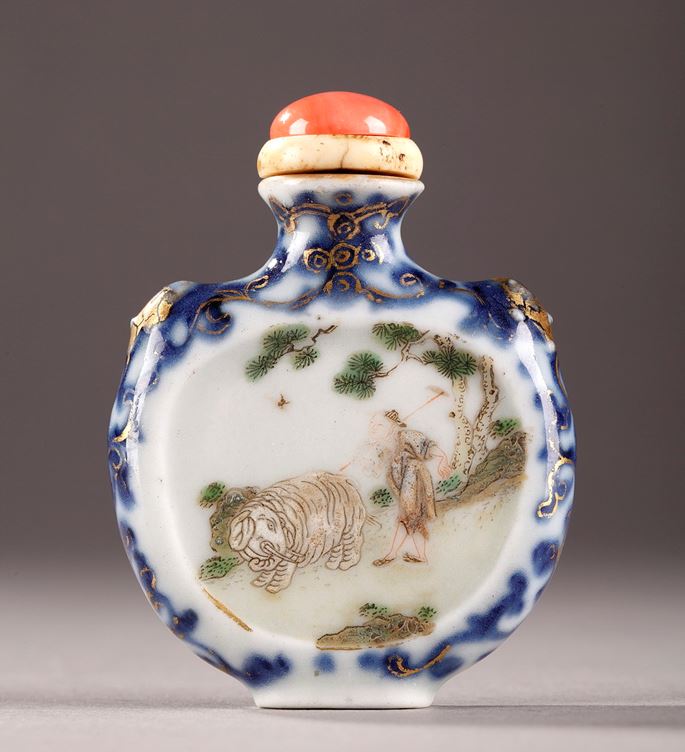 Porcelain snuff bottles - Qing period | MasterArt